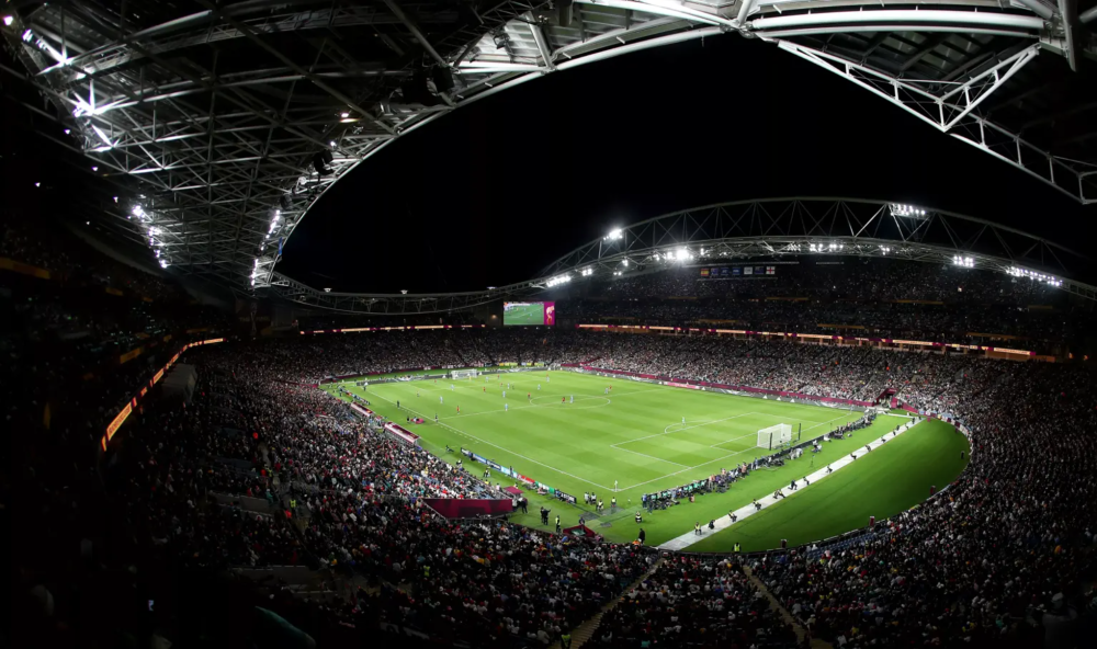 九游游戏盒-转折点萨克拉门托国王官宣签约，中超窗口期攻防权衡，更衣室稳定，临场指挥获称赞的简单介绍